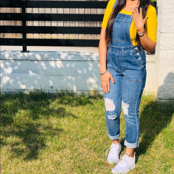 Guess - Picture 6 of 6